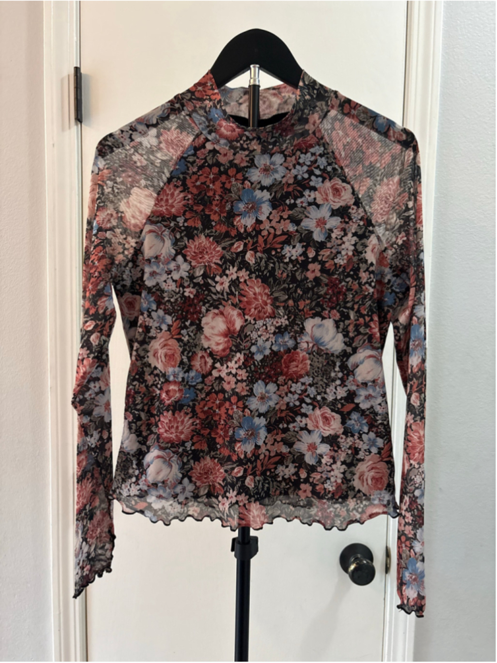 Dealmore Floral Mesh Long Sleeve Mock Neck Top - Size M